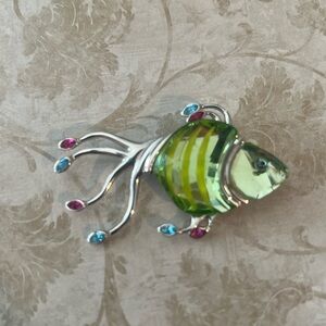 Swarski fish pin